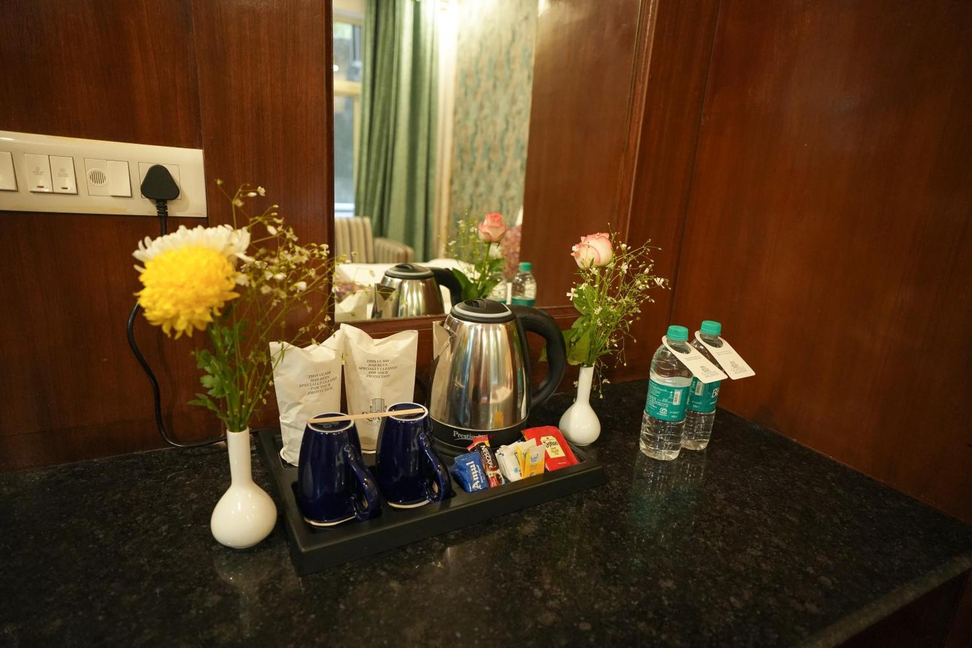 Q Saina S K Regency Rishikesh Otel Dış mekan fotoğraf