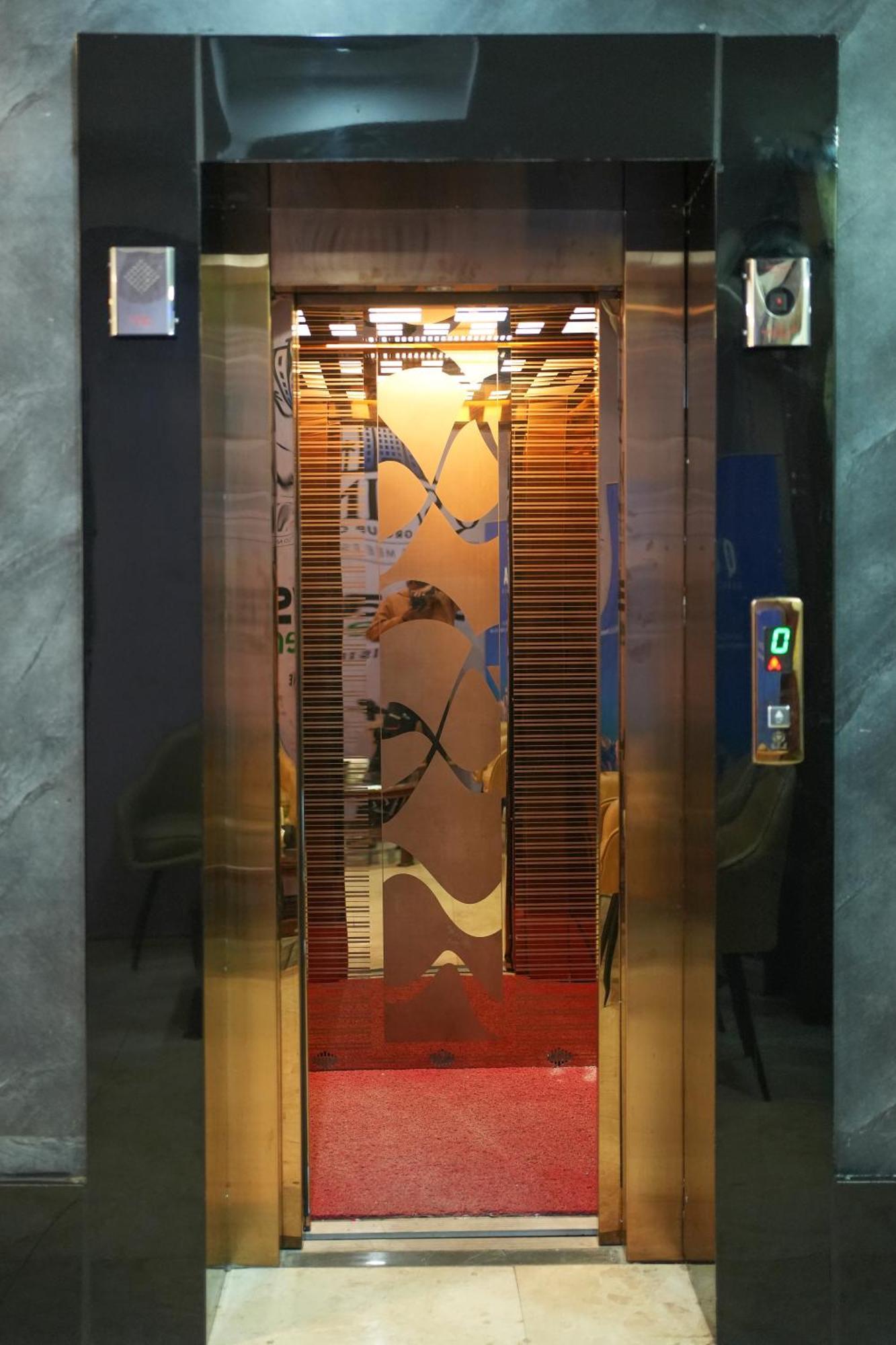 Q Saina S K Regency Rishikesh Otel Dış mekan fotoğraf