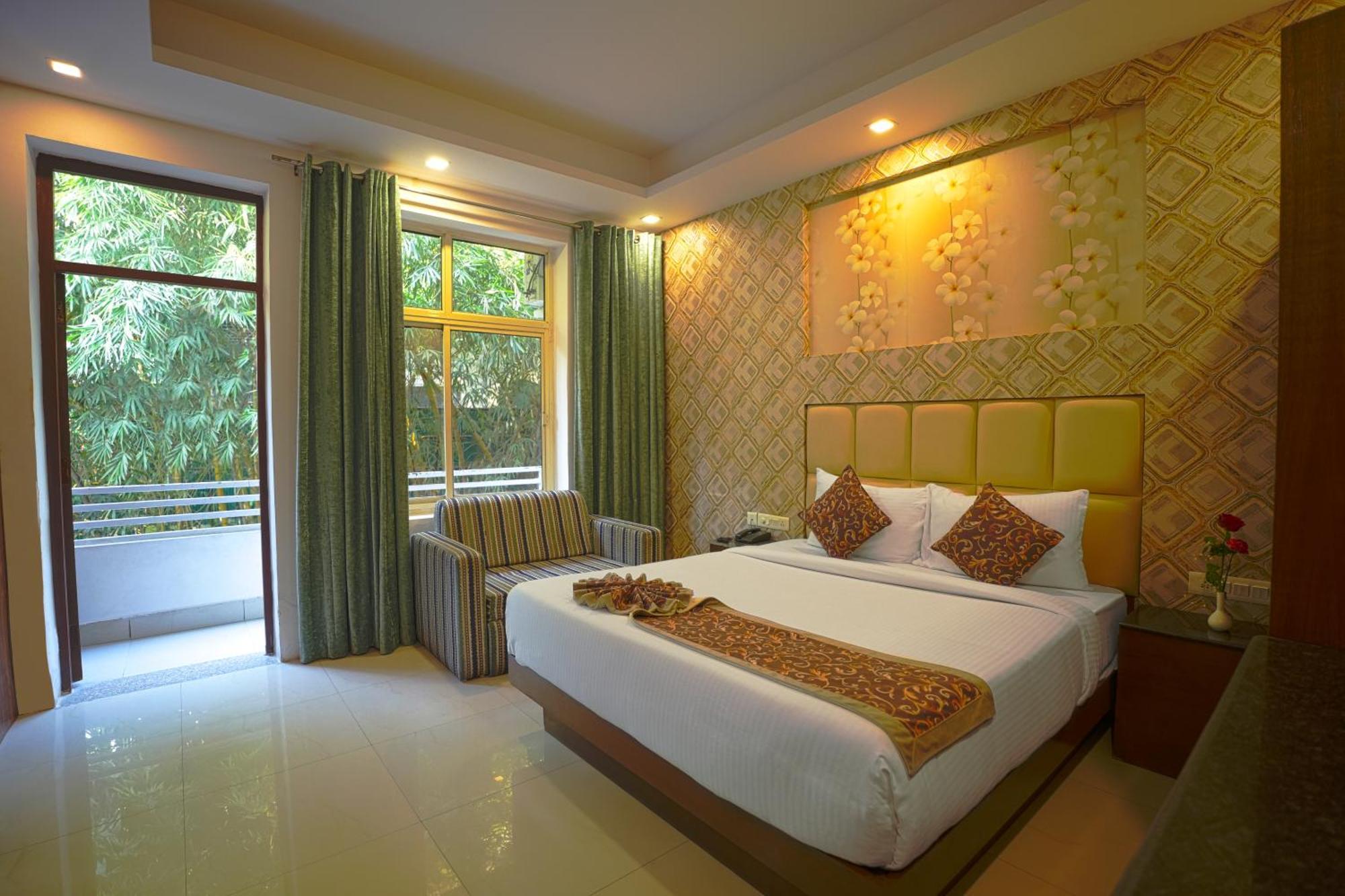 Q Saina S K Regency Rishikesh Otel Dış mekan fotoğraf